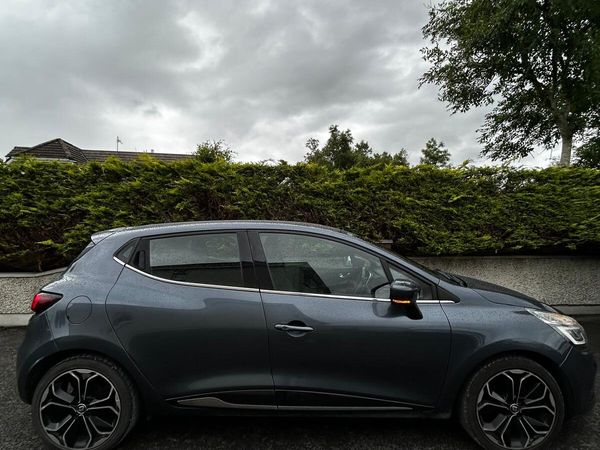 Renault Clio Hatchback, Diesel, 2017, Grey