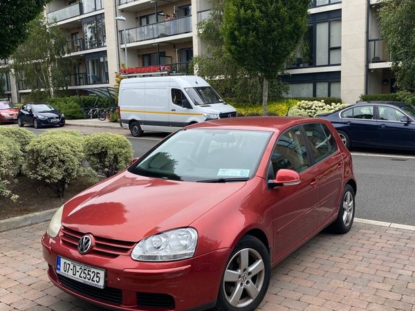 Volkswagen Golf Hatchback, Petrol, 2007, Red