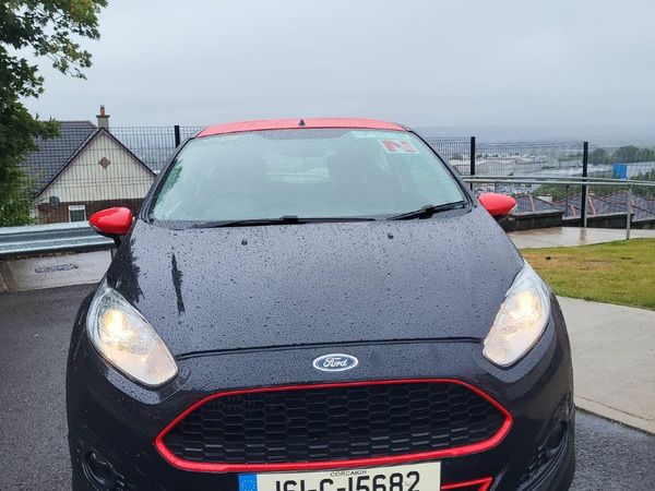 Ford Fiesta Hatchback, Petrol, 2016, Black