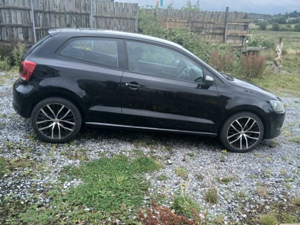 Volkswagen Polo Hatchback, Petrol, 2012, Black