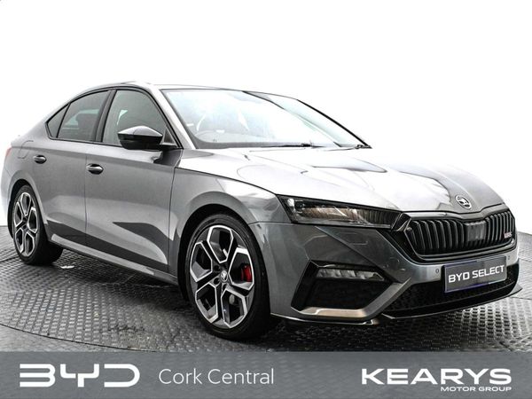 Skoda Octavia Saloon, Diesel, 2023, Grey