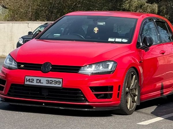 Volkswagen Golf Hatchback, Petrol, 2014, Red