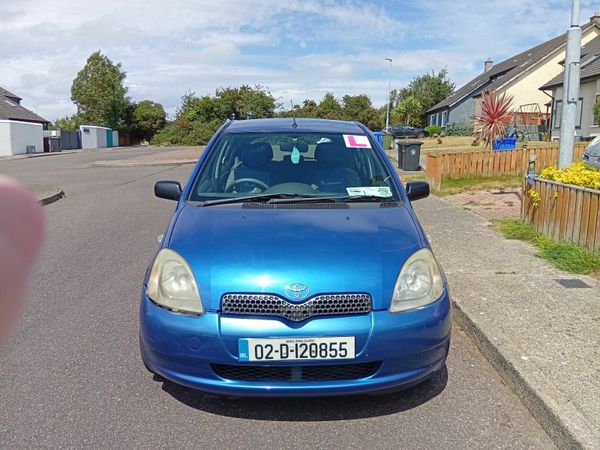 Toyota Yaris Hatchback, Petrol, 2002, Blue