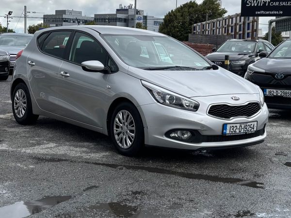 Kia Ceed Hatchback, Diesel, 2013, Silver