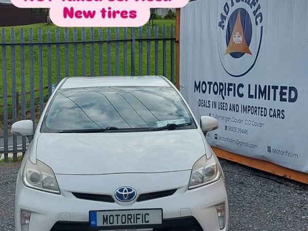 Toyota Prius Hatchback, Petrol Hybrid, 2017, White