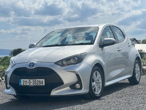 Toyota Yaris Hatchback, Petrol Hybrid, 2021, Grey