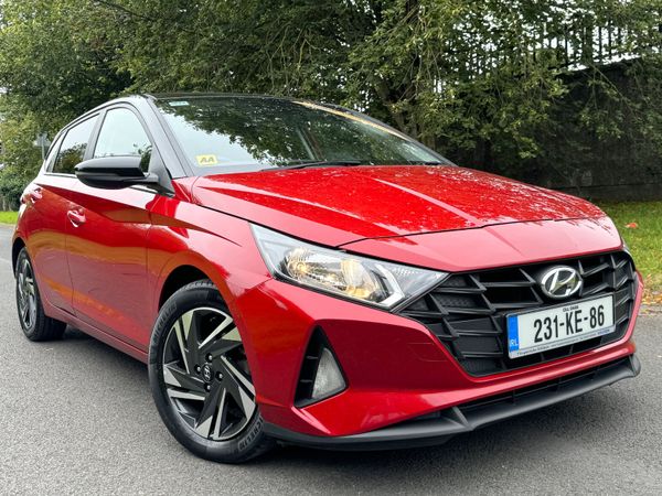 Hyundai i20 Hatchback, Petrol, 2023, Red