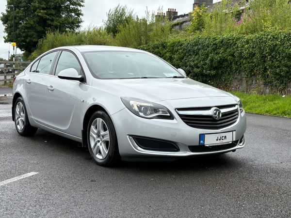 Vauxhall Insignia Hatchback, Diesel, 2016, Silver