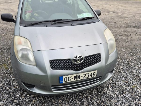 Toyota Yaris Hatchback, Petrol, 2006, Silver
