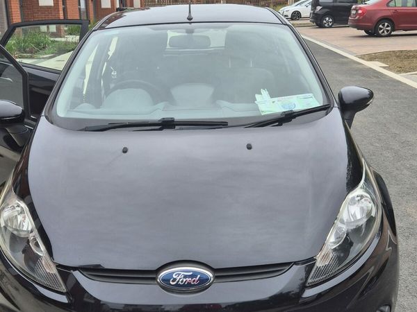 Ford Fiesta Hatchback, Petrol, 2010, Black