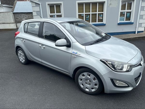 Hyundai i20 Hatchback, Diesel, 2013, Silver