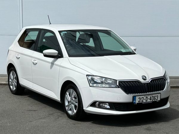 Skoda Fabia Hatchback, Petrol, 2021, White