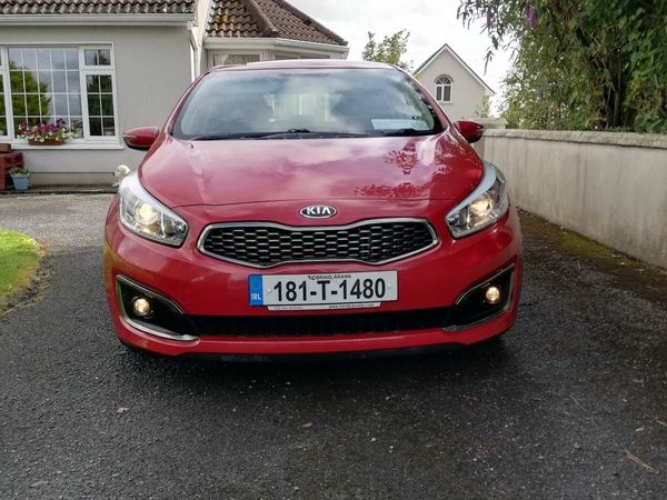 Kia Ceed Hatchback, Diesel, 2018, Red