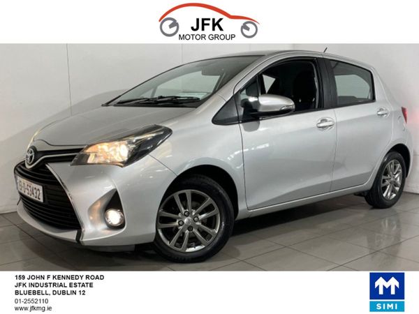Toyota Yaris Hatchback, Petrol, 2015, Silver