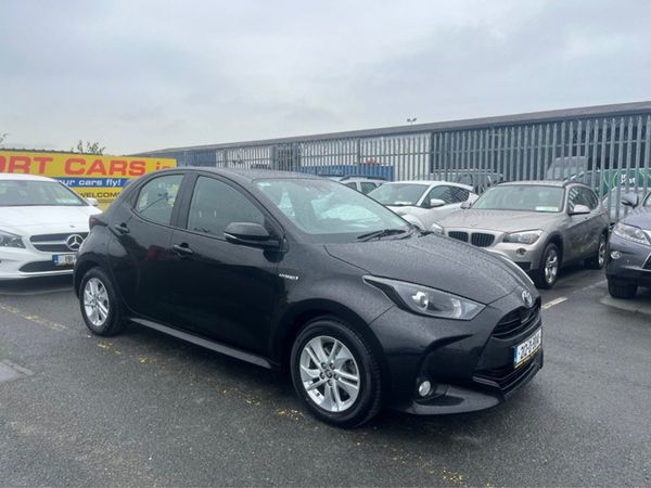 Toyota Yaris Hatchback, Petrol Hybrid, 2021, Black