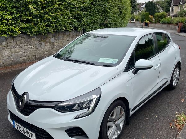 Renault Clio Hatchback, Petrol, 2022, White