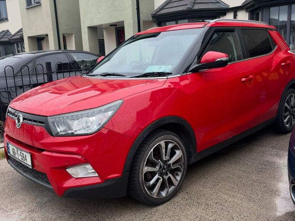 SsangYong Tivoli SUV, Diesel, 2016, Red