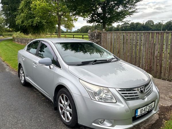 Toyota Avensis Saloon, Petrol, 2010, Silver