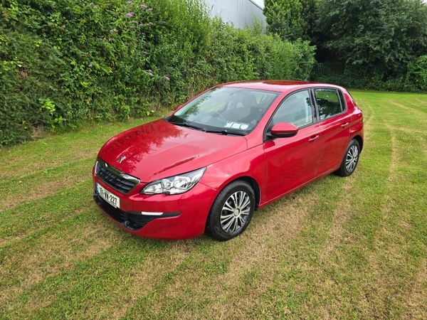 Peugeot 308 Hatchback, Petrol, 2015, Red