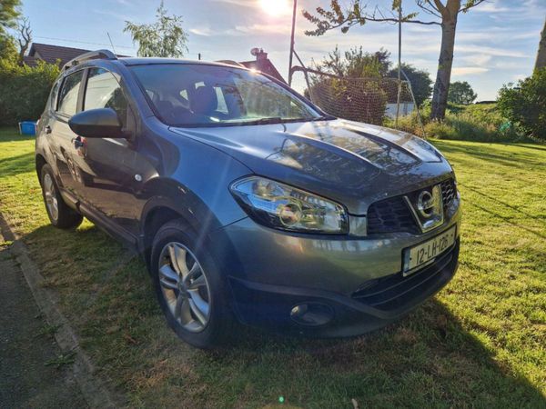 Nissan Qashqai Hatchback, Diesel, 2012, Grey