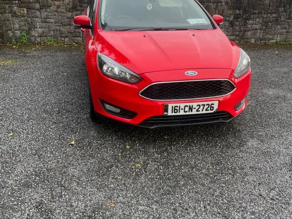 Ford Focus Hatchback, Petrol, 2016, Red