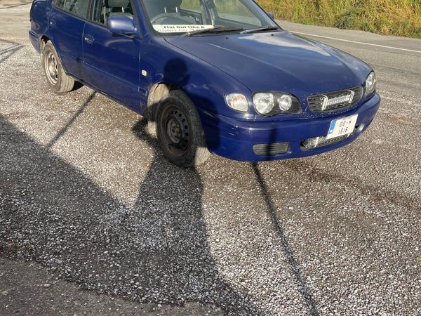 Toyota Corolla Saloon, Petrol, 2000, Blue