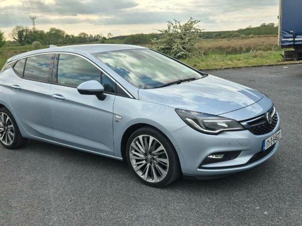 Vauxhall Astra Hatchback, Diesel, 2017, Silver
