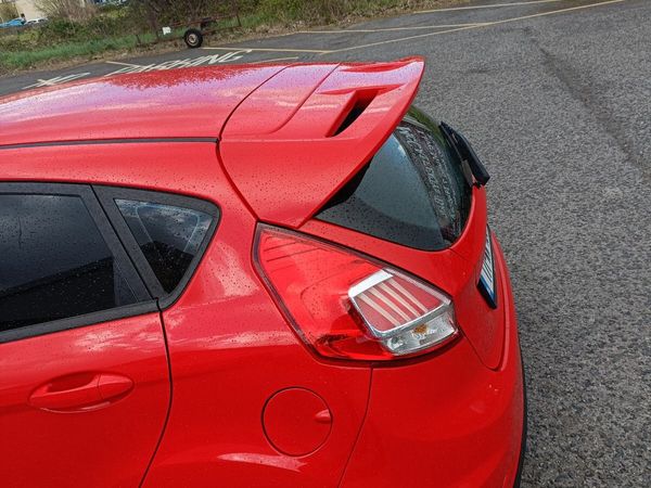 Ford Fiesta Hatchback, Petrol, 2017, Red