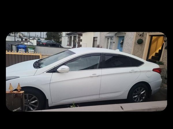 Hyundai i40 Saloon, Diesel, 2016, White