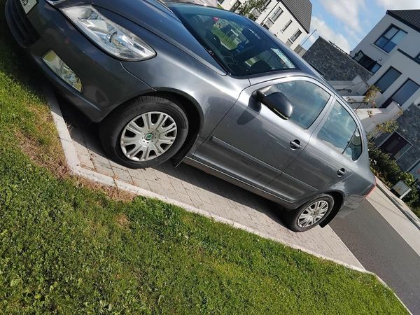 Skoda Octavia Hatchback, Diesel, 2010, Grey