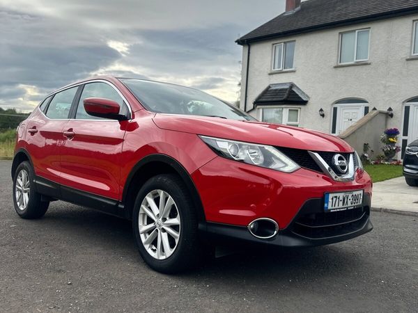 Nissan Qashqai SUV, Diesel, 2017, Red