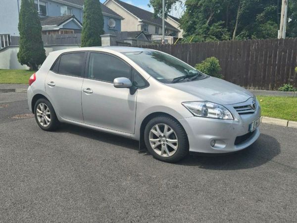 Toyota Auris Hatchback, Diesel, 2012, Silver
