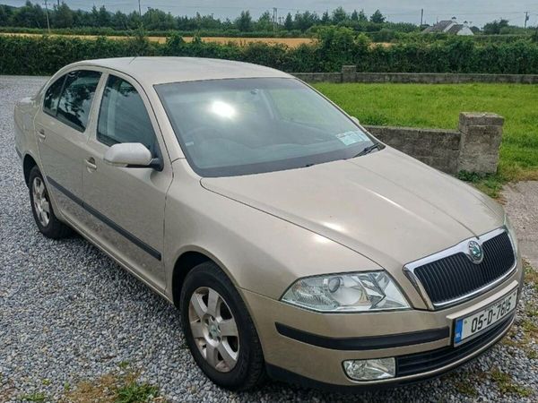 Skoda Octavia Hatchback, Petrol, 2005, Beige