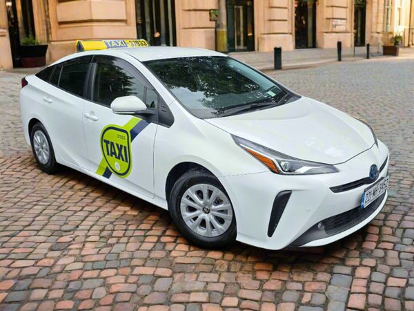 Toyota Prius Hatchback, Petrol Hybrid, 2022, White