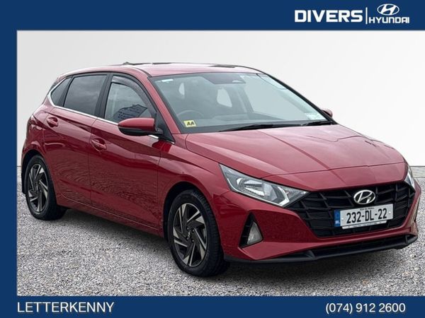 Hyundai i20 Hatchback, Petrol, 2023, Red