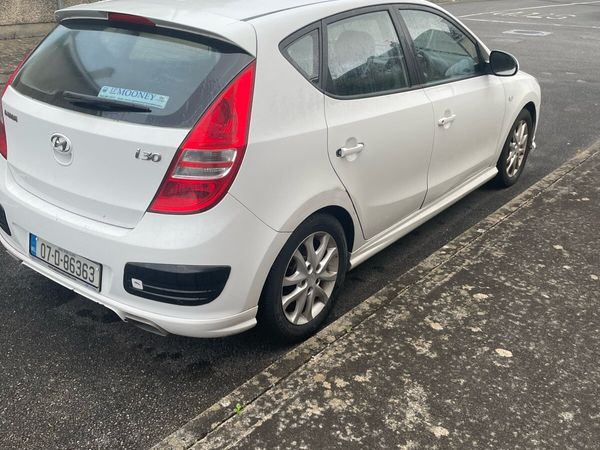 Hyundai i30 Hatchback, Petrol, 2007, White