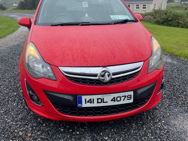 Vauxhall Corsa Hatchback, Petrol, 2014, Red
