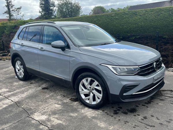 Volkswagen Tiguan , Petrol, 2021, Grey