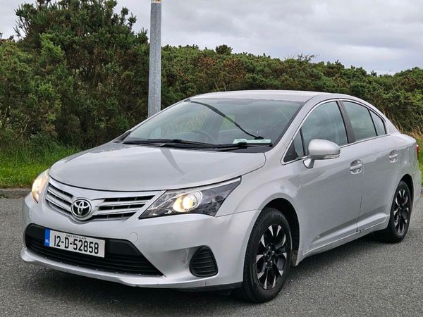 Toyota Avensis Saloon, Diesel, 2012, Silver