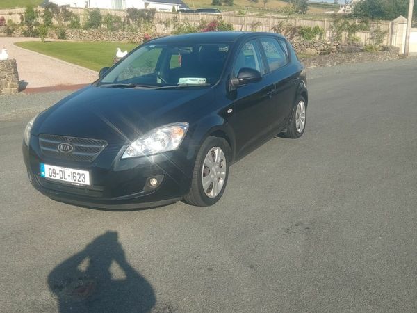 Kia Ceed Hatchback, Petrol, 2009, Black