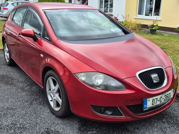SEAT Leon Hatchback, Petrol, 2007, Red
