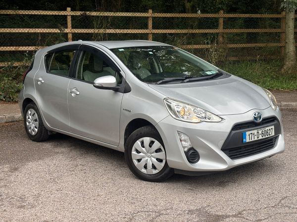 Toyota Aqua Hatchback, Petrol Hybrid, 2017, Silver