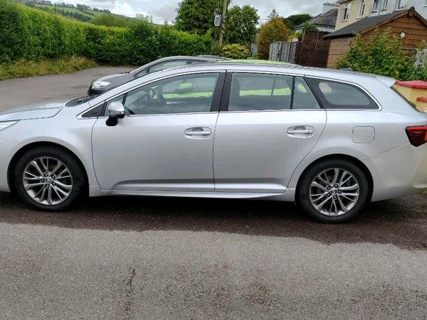 Toyota Avensis Estate, Diesel, 2018, Silver