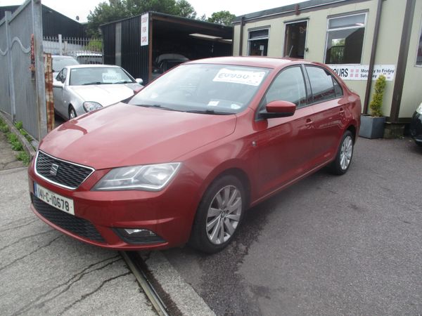 SEAT Toledo Hatchback, Petrol, 2014, Red