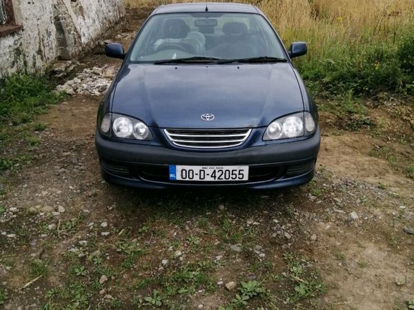 Toyota Avensis Saloon, Petrol, 2000, Blue