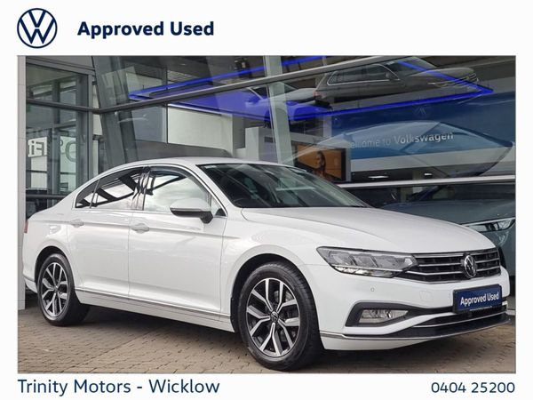 Volkswagen Passat Saloon, Diesel, 2021, White