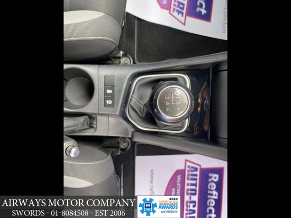 Toyota Auris Hatchback, Petrol, 2017, Silver