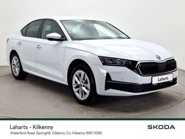 Skoda Octavia Saloon, Diesel, 2025, White