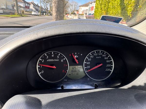 Nissan Micra Hatchback, Petrol, 2006, Gold