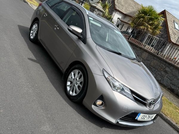 Toyota Auris Estate/Jeep, Diesel, 2013, Bronze